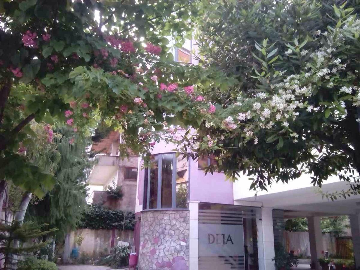Hotel Deja Tirana Kültér fotó